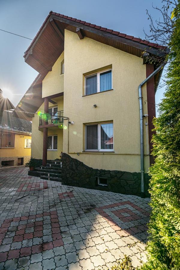 Willa Casa David Săcele Zewnętrze zdjęcie
