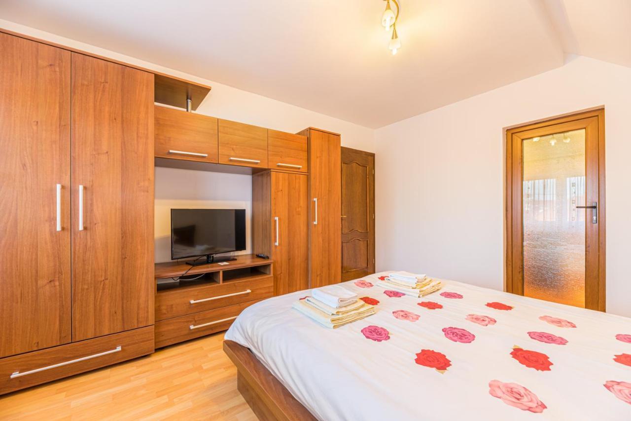 Willa Casa David Săcele Zewnętrze zdjęcie