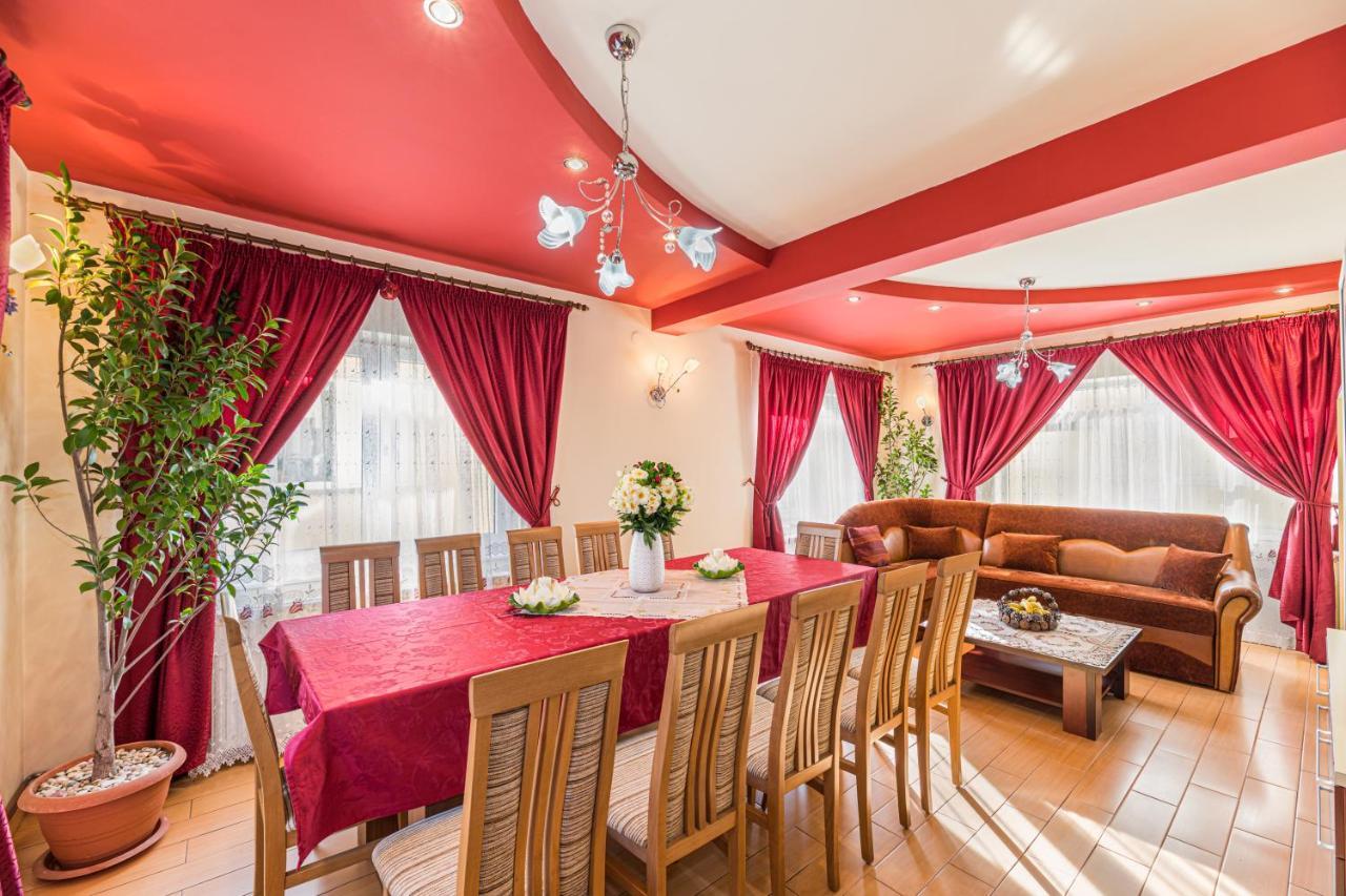 Willa Casa David Săcele Zewnętrze zdjęcie