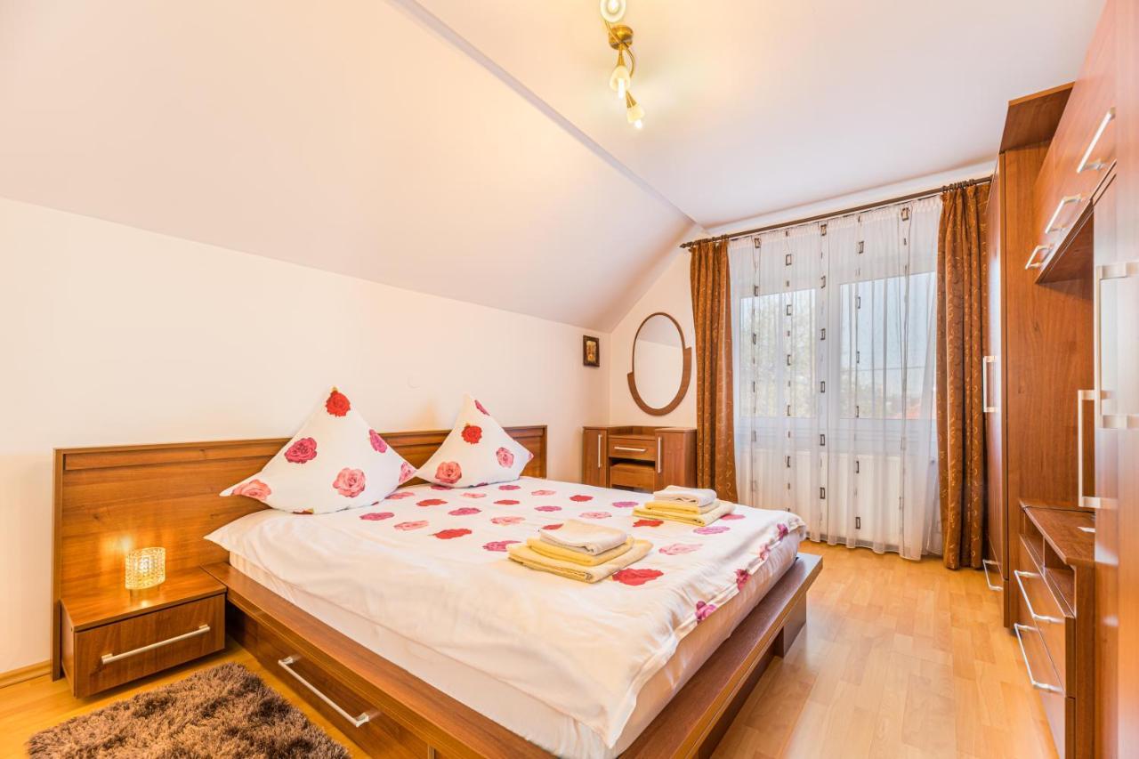 Willa Casa David Săcele Zewnętrze zdjęcie