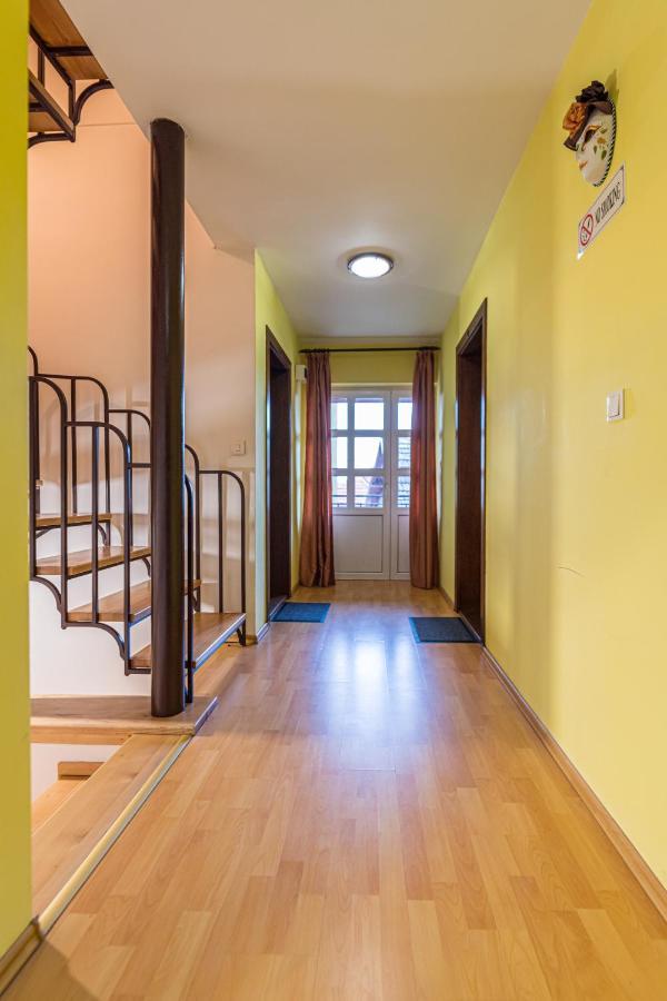 Willa Casa David Săcele Zewnętrze zdjęcie